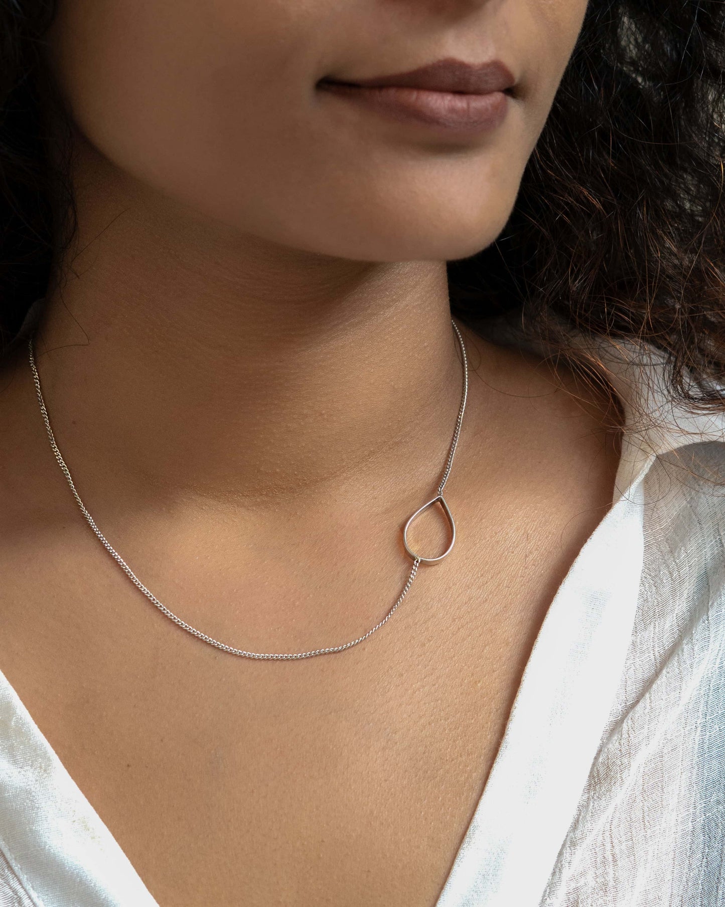Dewline Side Pendant
